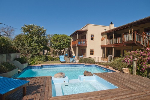 The Woods Guest House zwembad